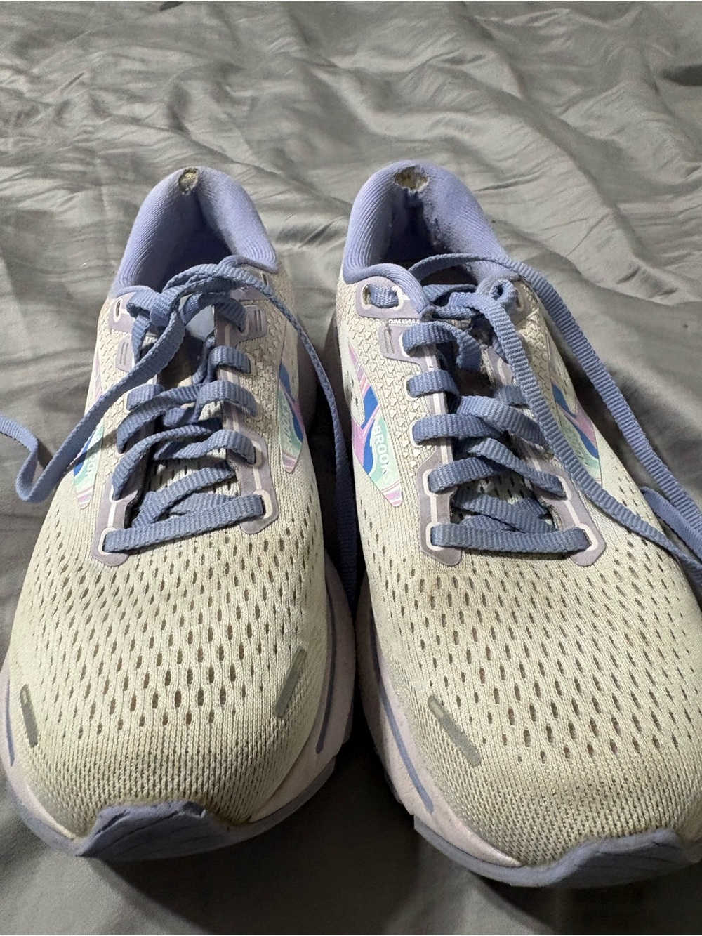 Brooks Women's Running Shoes in Light Gray and Lavender